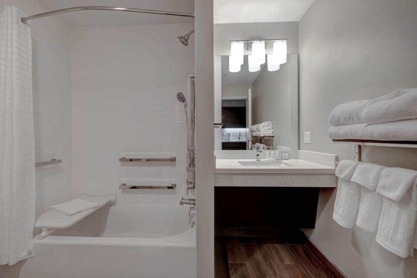 Courtyard St. Louis Brentwood Hotel Richmond Heights Екстериор снимка
