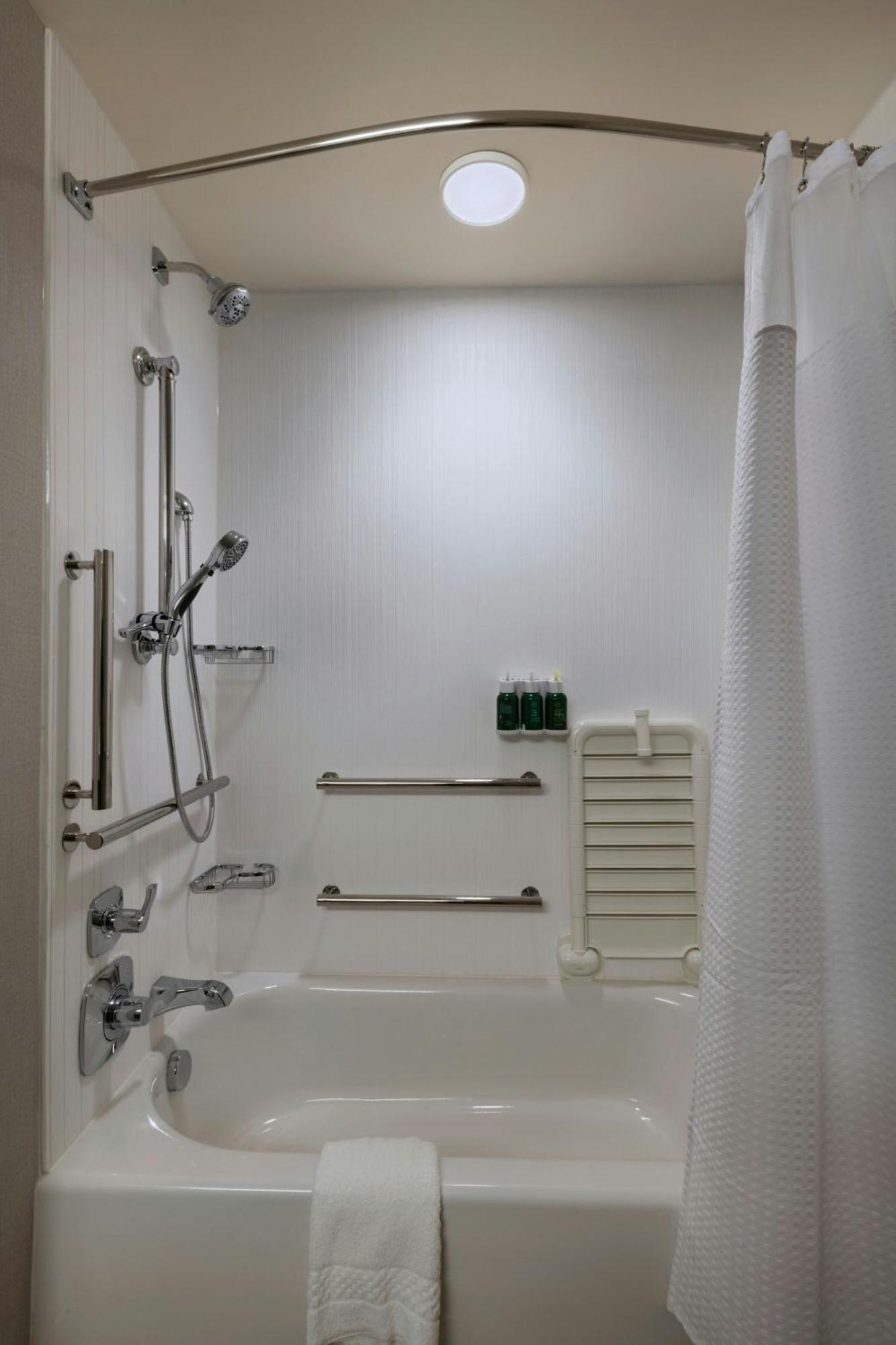 Courtyard St. Louis Brentwood Hotel Richmond Heights Екстериор снимка